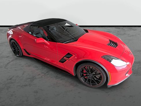 Used 2019 Chevrolet Corvette Grand Sport w/ Carbon Flash Badge Package RWD image 4