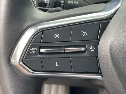 Used 2024 Chevrolet Traverse LT FWD image 41