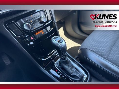Used 2020 Buick Encore Preferred FWD image 24