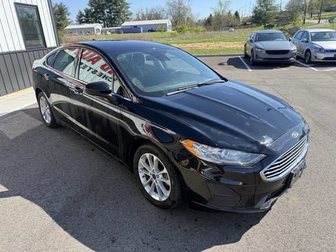 Used 2020 Ford Fusion SE image 5