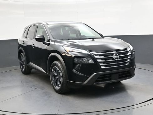 Used 2025 Nissan Rogue SV image 1