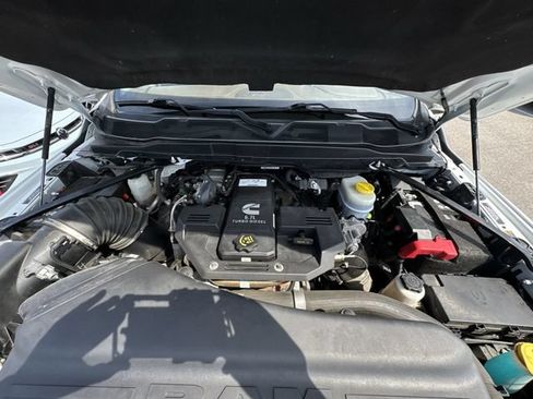 Used 2023 RAM 2500 Limited AWD/4WD image 30