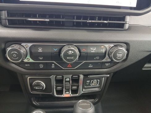 New 2026 Jeep Gladiator Sport image 19