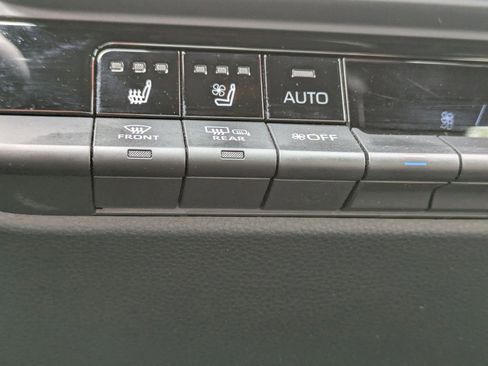 Certified 2023 Toyota Crown Limited image 21