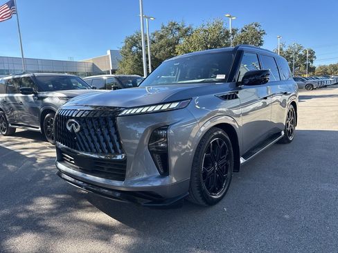 Certified 2026 INFINITI QX80 4WD image 2