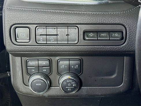 Used 2021 GMC Yukon XL Denali image 23