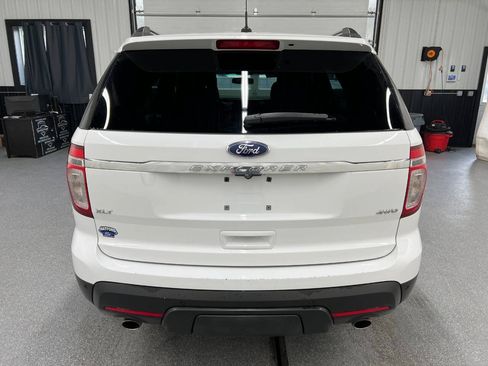 Used 2015 Ford Explorer XLT w/ Equipment Group 201A AWD/4WD image 5