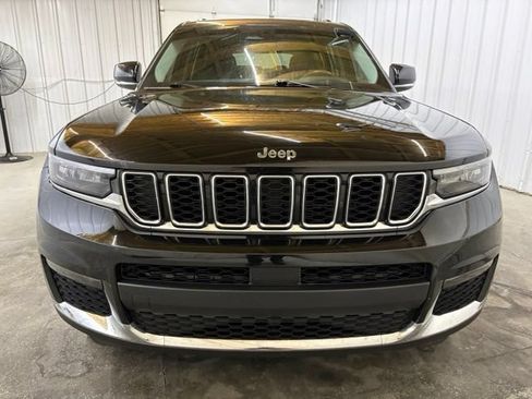 Used 2021 Jeep Grand Cherokee L Limited AWD/4WD image 2