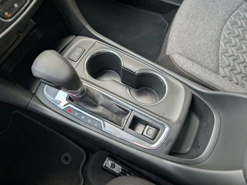 Used 2023 Chevrolet Equinox LT image 18