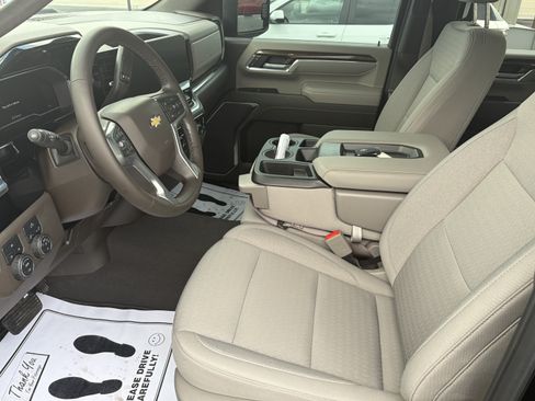 Used 2024 Chevrolet Silverado 2500 LT AWD/4WD image 12
