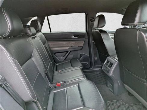 Used 2022 Volkswagen Atlas Cross Sport SE image 19