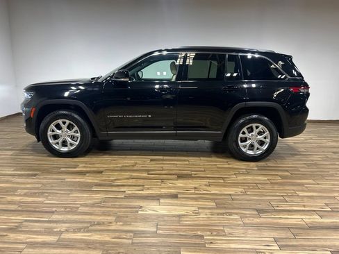 Used 2023 Jeep Grand Cherokee Limited AWD/4WD image 23