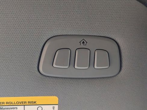 Used 2022 Ford F150 Lariat w/ Max Trailer Tow Package image 11