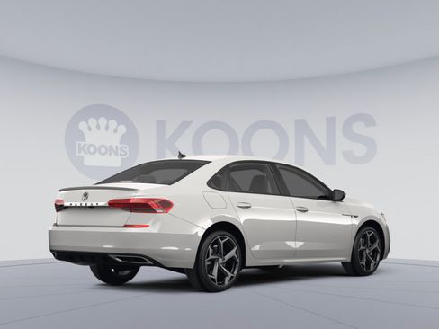 Used 2021 Volkswagen Passat 2.0T SE FWD image 4