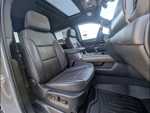 Used 2022 Chevrolet Silverado 1500 High Country w/ Technology Package image 21