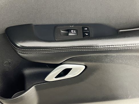 Used 2019 Dodge Challenger SXT image 32