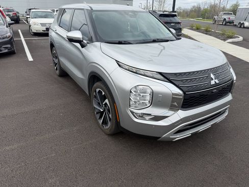 Used 2022 Mitsubishi Outlander SE image 6