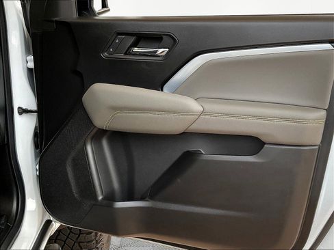 Used 2024 Chevrolet Colorado ZR2 AWD/4WD image 28