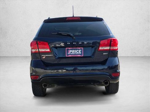 Used 2018 Dodge Journey SXT w/ Connectivity Group AWD/4WD image 4