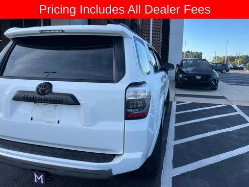 Used 2023 Toyota 4Runner TRD Off-Road Premium w/ Moonroof Package AWD/4WD image 11