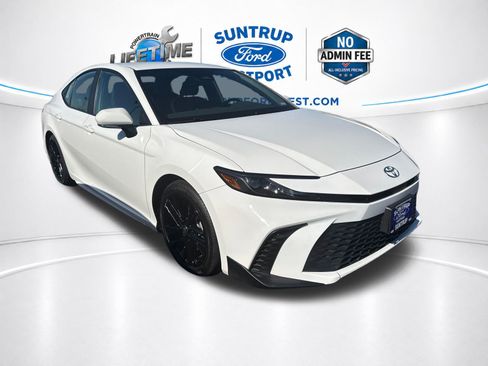 Used 2025 Toyota Camry SE FWD image 20