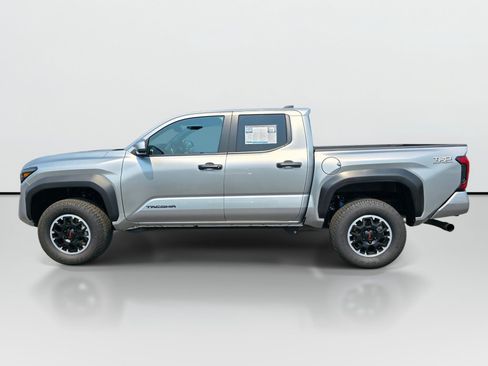 Used 2024 Toyota Tacoma TRD Off-Road AWD/4WD image 2