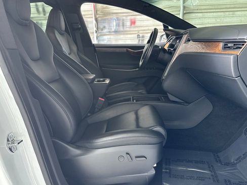Used 2020 Tesla Model X Long Range AWD/4WD image 16