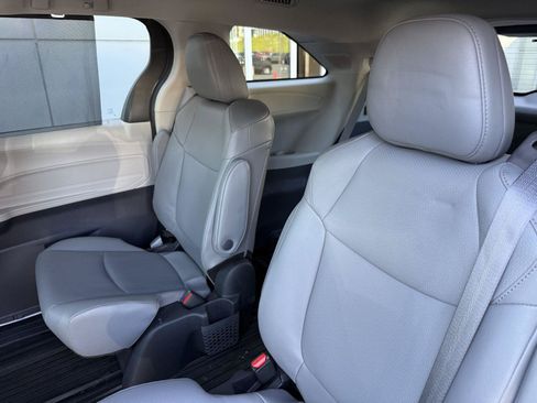 Used 2023 Toyota Sienna XLE w/ XLE Plus Package AWD/4WD image 13