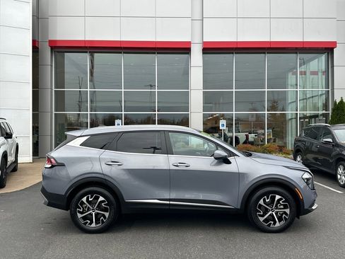 Used 2023 Kia Sportage EX image 2