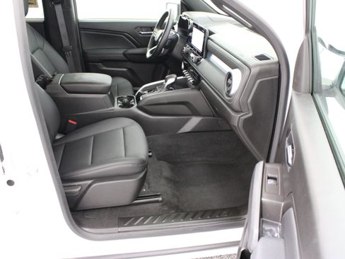 Used 2026 Chevrolet Colorado LT w/ LT Convenience Package RWD image 36