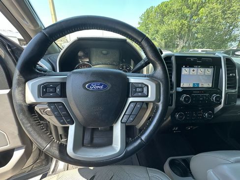 Used 2017 Ford F150 Lariat AWD/4WD image 11