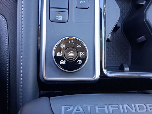 New 2026 Nissan Pathfinder SL AWD/4WD image 16