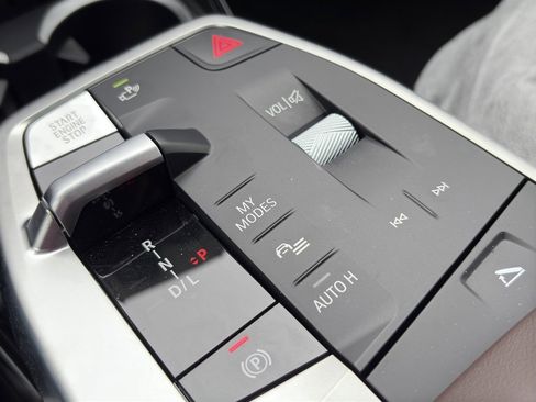 Used 2025 BMW X1 xDrive28i w/ Convenience Package image 8