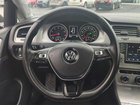 Used 2017 Volkswagen Golf SE image 14