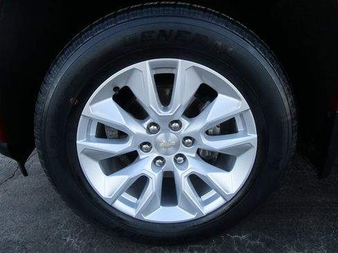 Used 2020 Chevrolet Silverado 1500 Custom w/ Custom Value Package image 2