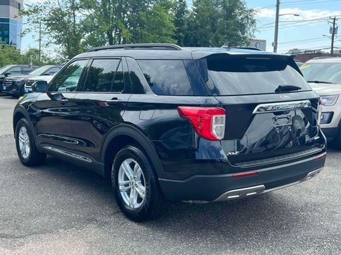 Used 2023 Ford Explorer XLT w/ Equipment Group 202A AWD/4WD image 8