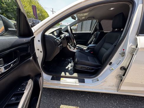 Used 2014 Honda Accord Sport image 11