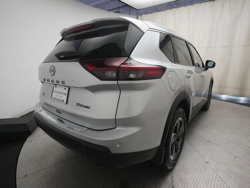 Used 2024 Nissan Rogue SV w/ SV Premium Package AWD/4WD image 13