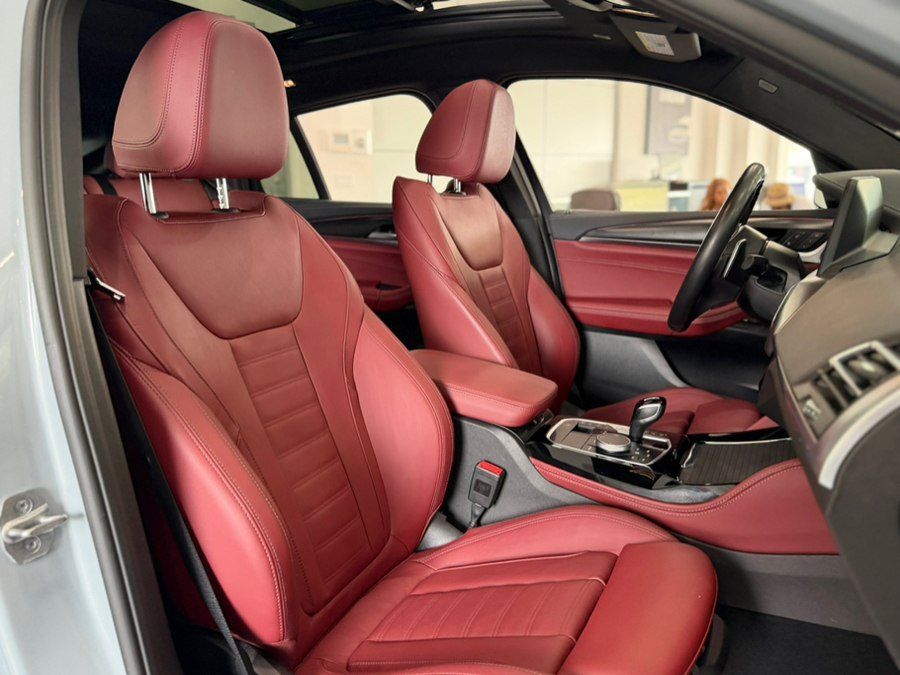 Used 2023 BMW X4 xDrive30i w/ M Sport Package AWD/4WD image 19