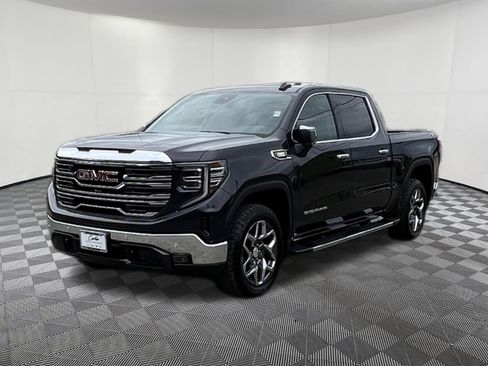 Used 2022 GMC Sierra 1500 SLT w/ SLT Premium Plus Package AWD/4WD image 3