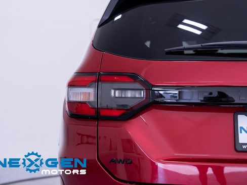 Used 2025 Honda Pilot TrailSport image 57