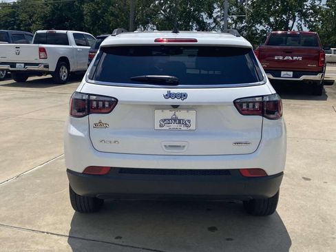 Certified 2024 Jeep Compass Latitude AWD/4WD image 42