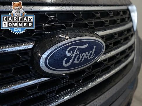 Used 2023 Ford Explorer XLT image 18