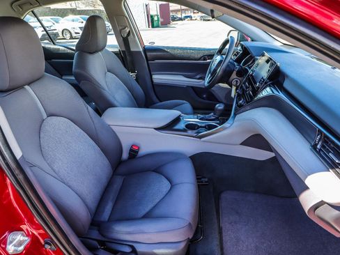 Used 2022 Toyota Camry LE image 39