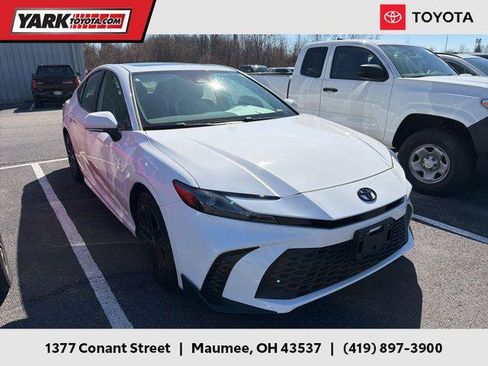 Certified 2025 Toyota Camry SE w/ Convenience Package image 1