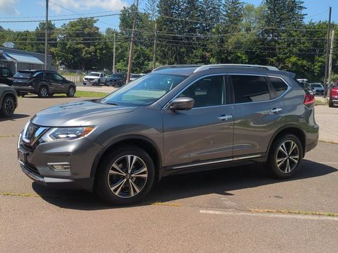 Used 2017 Nissan Rogue SL w/ SL Premium Package AWD/4WD image 2