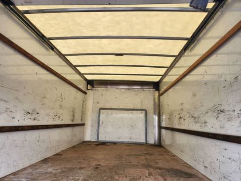 Used 2018 Ford E-350 and Econoline 350 Super Duty image 38