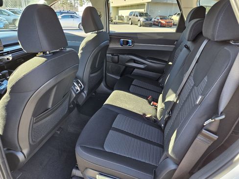 New 2026 Kia Sorento LX image 10