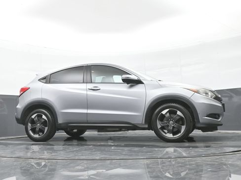 Used 2018 Honda HR-V EX image 39