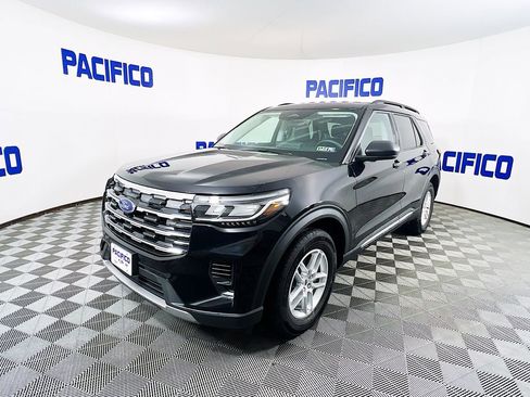 Used 2025 Ford Explorer Active image 5